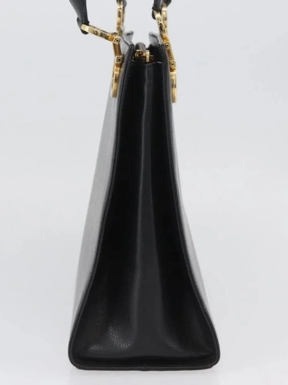 Salvatore Ferragamo Gancini Shoulder Bag Leather Black Gold Auth AMZ436
